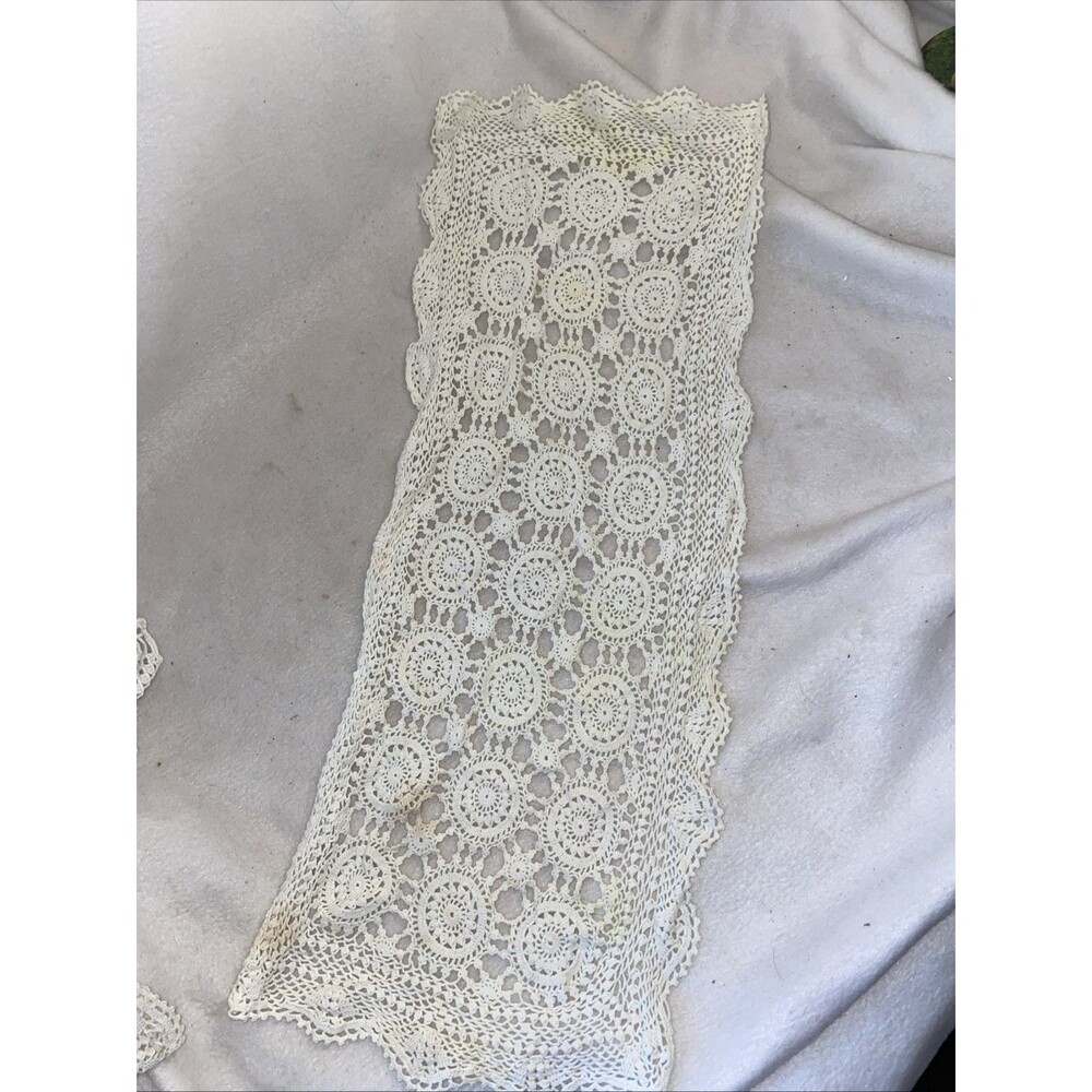 4  ANTIQUE DOILIES LACE Crochet Handmade Rectangle Floral Circle vintage - Picture 3 of 4
